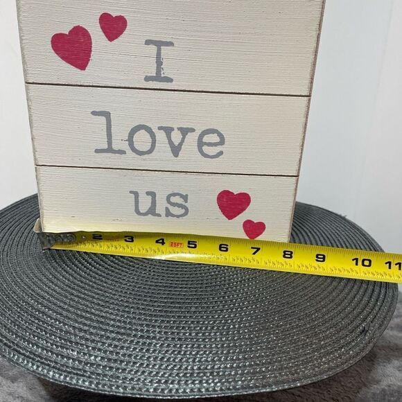 I Love Us Valentines Wooden Sign NWT - Picture 7 of 7
